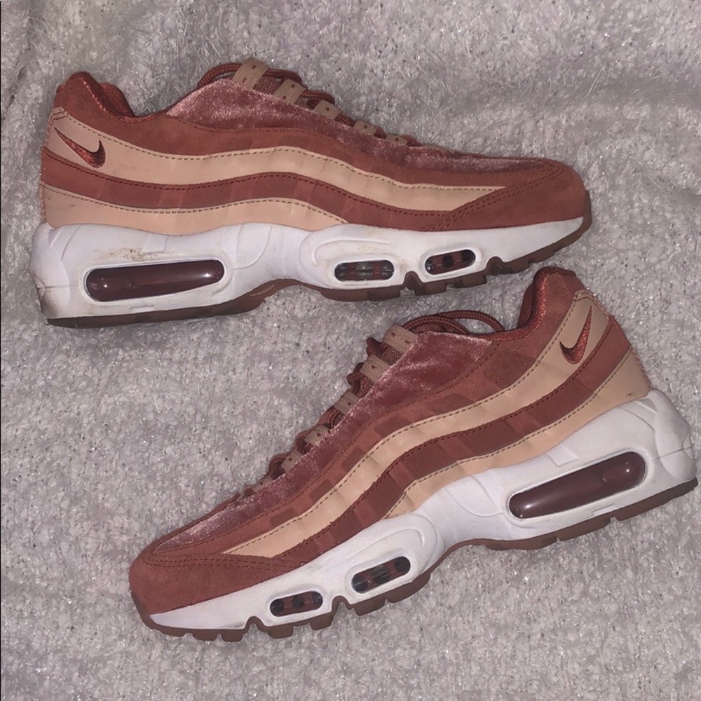 Nike Air Max 95 Women’s 7